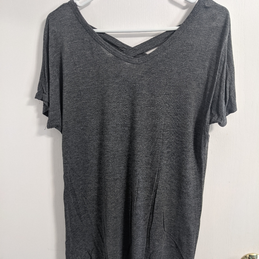 Short-Sleeve Top. Active USA brand. Size Medium.